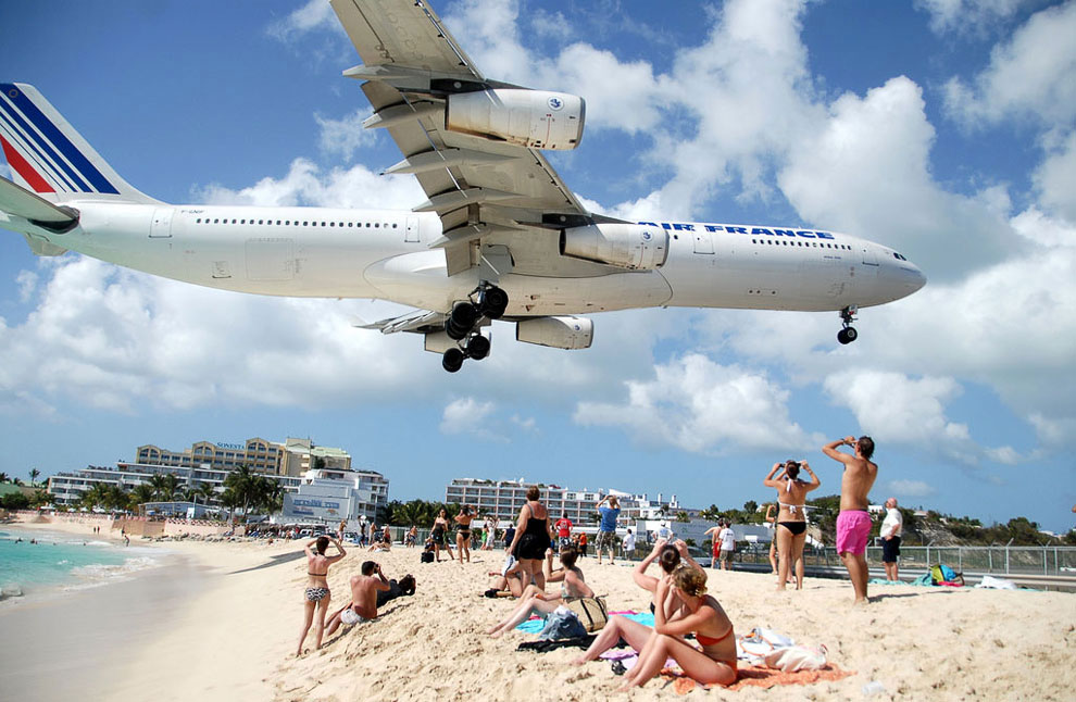 Maho Beach — один из самых необычных пляжей в мире