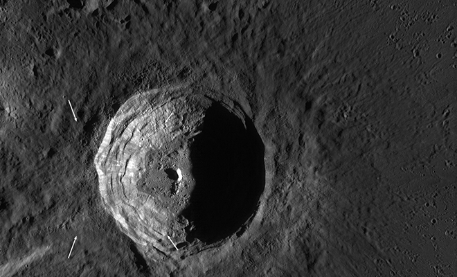 В кратере Аристарх на Луне заметили изображение «лица с рогами»