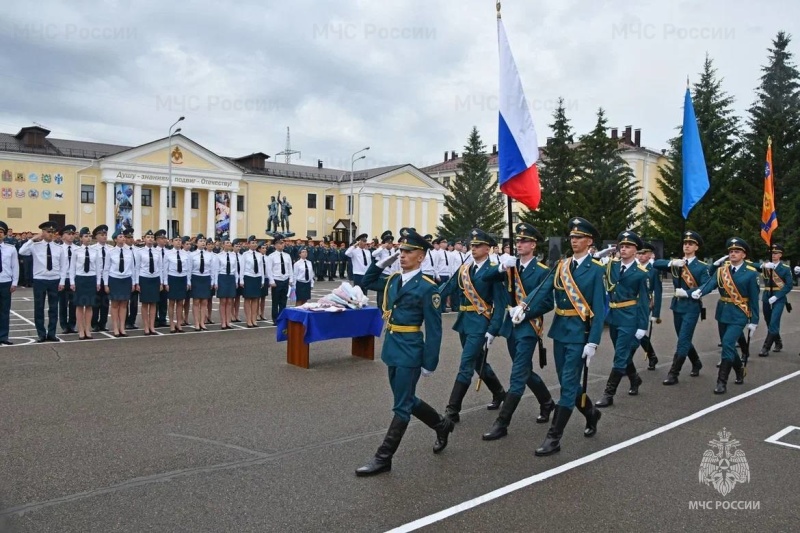 В Сибирской академии МЧС России состоялся выпуск курсантов и студентов очной формы обучения