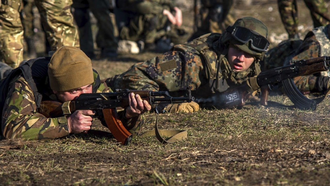 Азовцы расстреляли российского военного