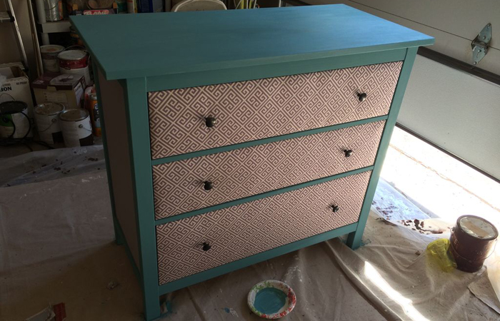 Реставрация мебели своими руками: комод, обитый тканью