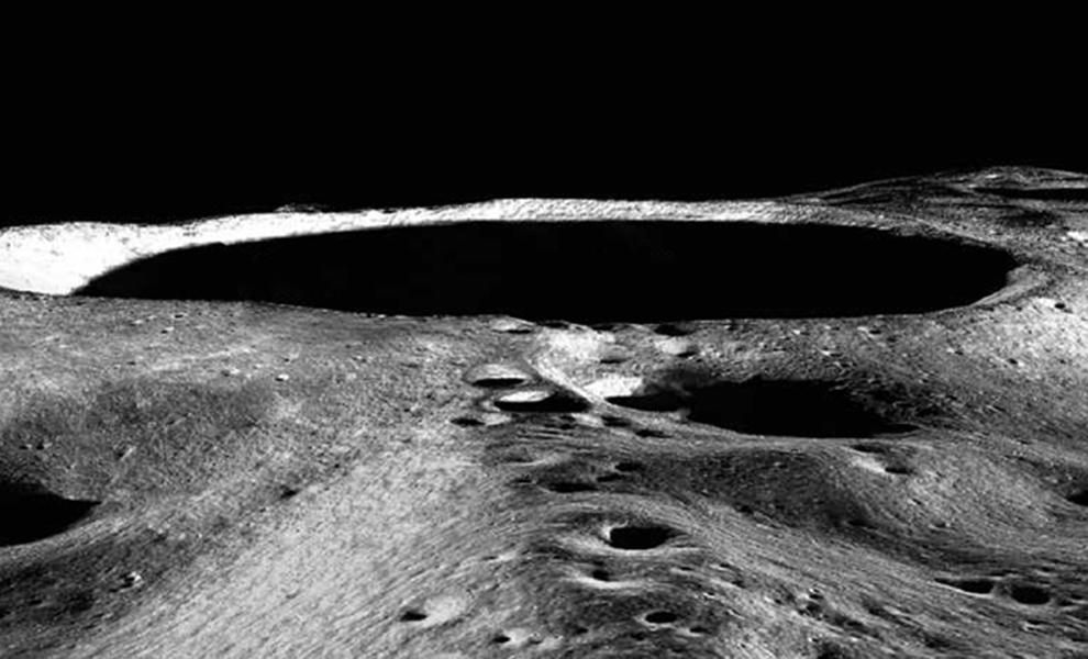Людям удалось впервые заглянуть в самое темное место Луны и узнать, что скрывает мрак кратерах, более, проходы, ведут, можно, обнаружилось, образования, ударного, самом, Более, ученых, озадачило, чистого, темные, никакого, космосеИ, рассеивается, сублимируется, быстро, температурах