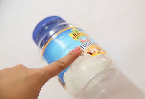 детская бутылка из пластика