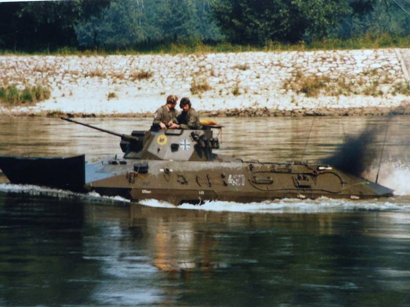 «Рысь» на службе бундесвера. Боевая разведывательная машина SpPz 2 Luchs «Рысь» на службе бундесвера. Боевая разведывательная машина SpPz 2 Luchs оружие