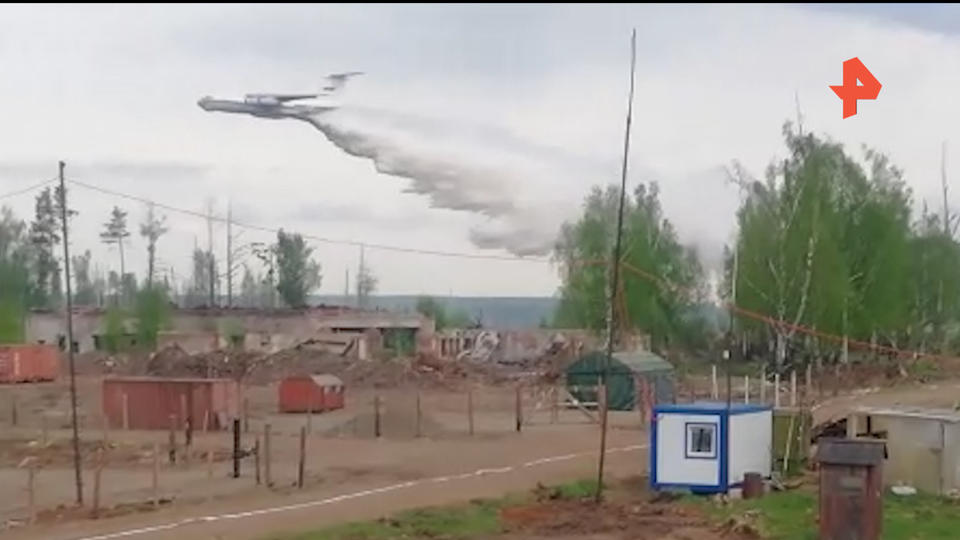 К тушению пожара на бывшем арсенале в Удмуртии привлечена авиация