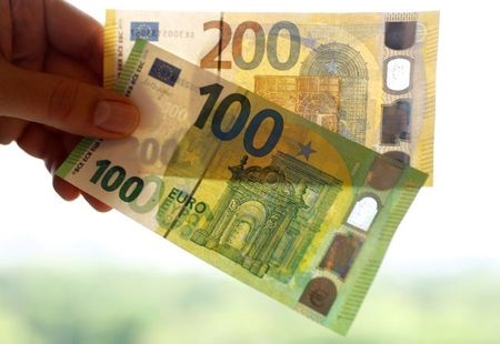The new 100 and 200 Euro banknotes are presented at the headquarters of Germany's Federal reserve Bundesbank in Frankfurt, Germany, May 21, 2019. REUTERS/Kai Pfaffenbach