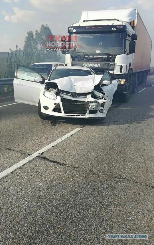 Мать героиня! Женщина закрыла своим телом детей от грузовика! Мать героиня! Женщина закрыла своим телом детей от грузовика! дтп,происшествия,Россия