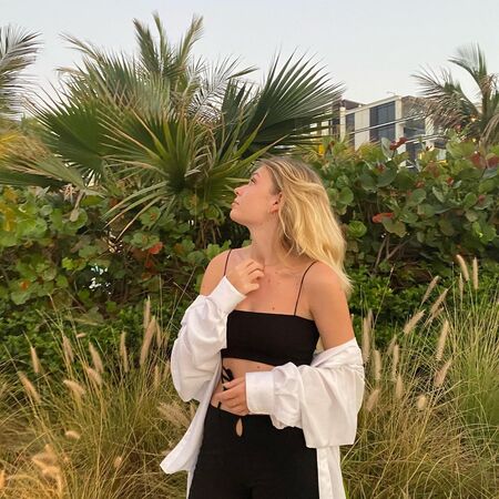 Море, солнце и песок: Вера Брежнева на отдыхе с сестрой и дочерьми в Дубае Море, солнце и песок: Вера Брежнева на отдыхе с сестрой и дочерьми в Дубае Дети,Дети знаменитостей