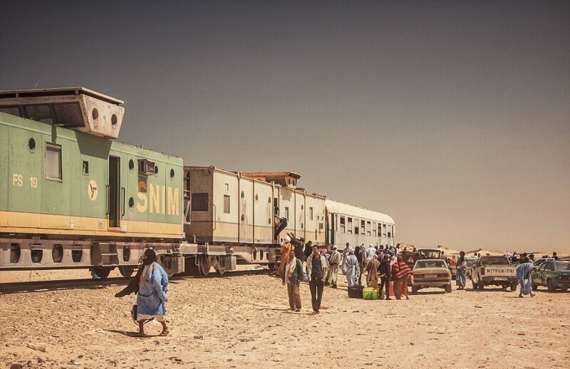 Захватывающее путешествие через Сахару на крыше товарного поезда Мавритания,поезда,Сахара