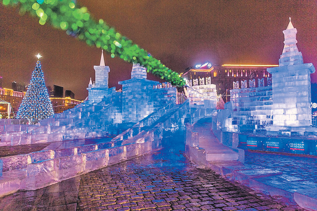 Ледяные шедевры: уникальные скульптуры в Парке Победы