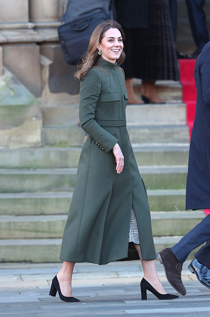 Кейт Миддлтон и принц Уильям приехали с визитом в Брэдфорд Монархии