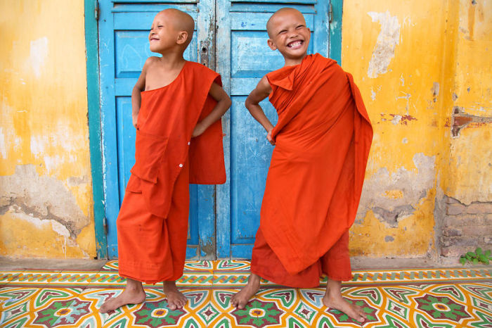 Монахи в Баттамбанге, Камбоджа. Автор: Pascal Mannaerts.