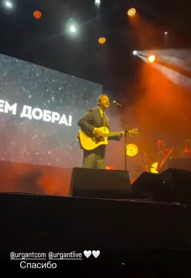 Надежда Оболенцева, Илья Лагутенко и Софья Таюрская посетили шоу 