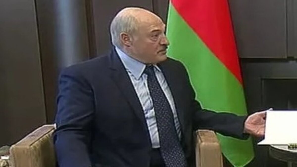 “Нужно примкнуть к нам! Хватит тянуться к Западу!” - Лукашенко дал всему миру увидеть, как нужно разговаривать с Казахстаном