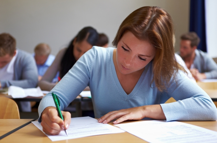 Достав на экзамене учебник для начальной школы, она знала как озадачить преподавателя