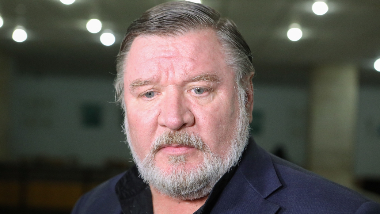 Когда он на площадке, это — праздник: режиссер Вадим Шмелев об актере Романе Мадянове