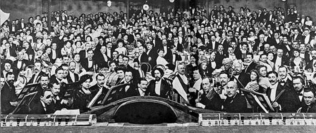 Премьера во МХТе, 1912 год. Так выглядела русская интеллигенция век назад. Вглядитесь в эти лица... 