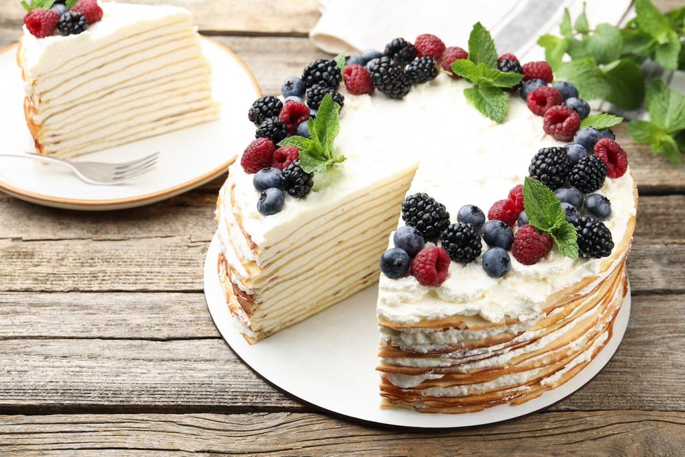 Быстро, просто и эффектно: блинный торт с кремом «Шантильи» и свежими ягодами format-article,noindex,король людовик (xiv),Стиль жизни,франсуа ватель