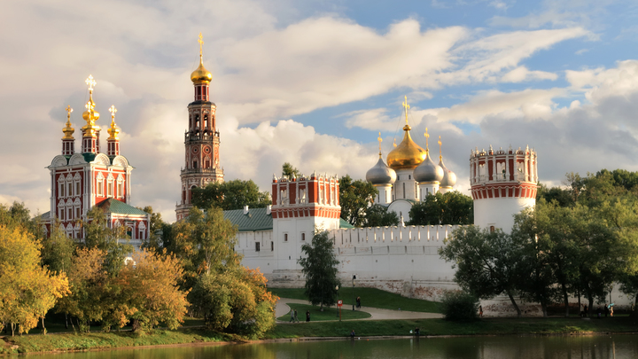 "Гробокопательство или сбережение?": Правда о ситуации с некрополем Новодевичьего монастыря