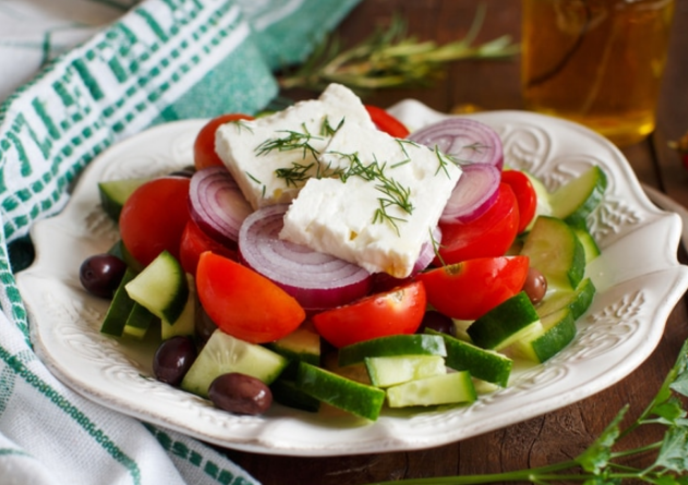 Заправка для греческого салата: новые идеи от «Едим Дома» рецепты,салаты,соусы