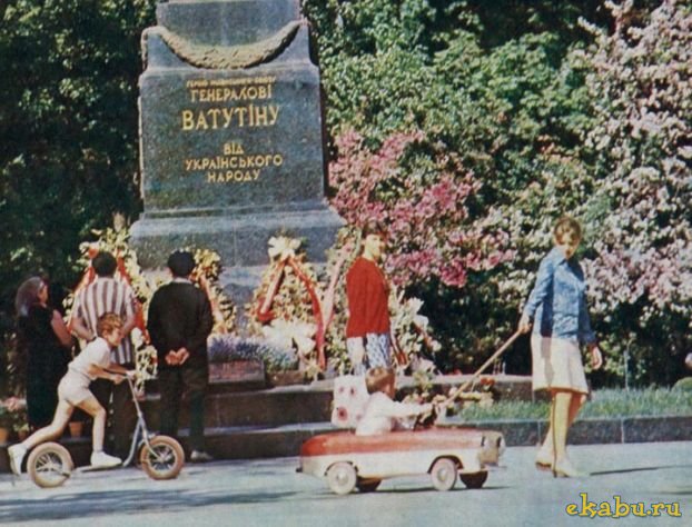 Игрушки нашего детства. Педальные машинки. 