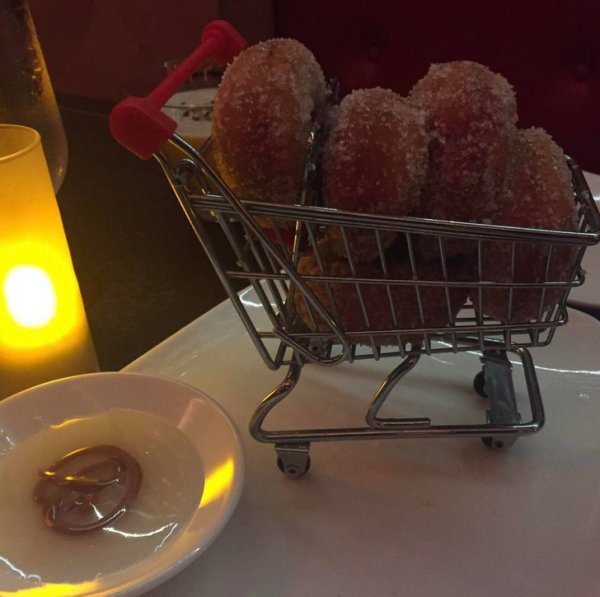 А вот и пончики подъехали