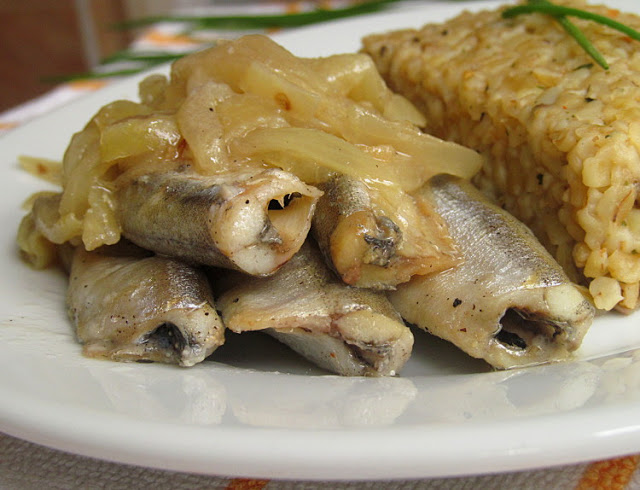 Мойва под луковым соусом Мойва под луковым соусом