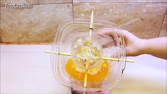 Соковыжималка для цитрусовых из пластиковых бутылок своими руками,сделай сам,соковыжималка своими руками