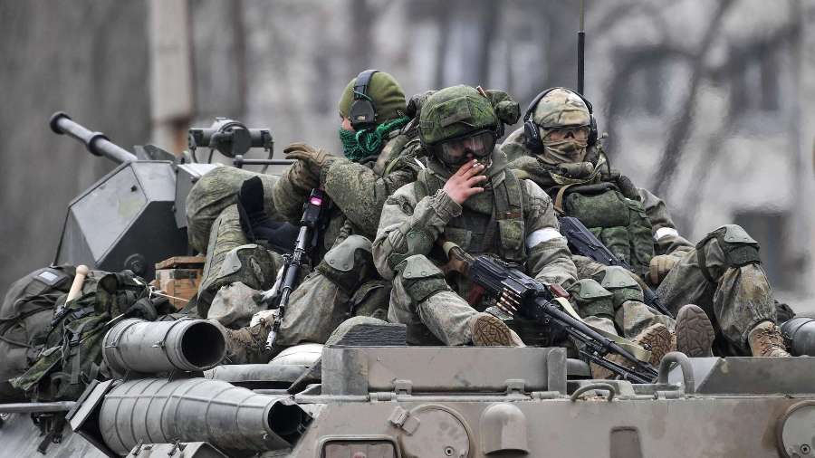 Российские войска продолжают продвигаться по всем направлениям, оборона ВСУ трещит, а засевшие в Киеве...