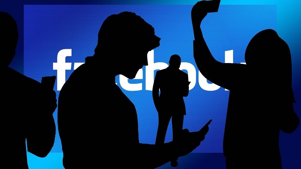 Verge: Facebook сменит название компании на следующей неделе Технологии