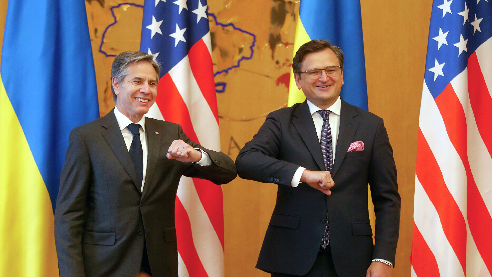 Кулеба обсудит с Блинкеном сдерживание России и поддержку Киева со стороны США