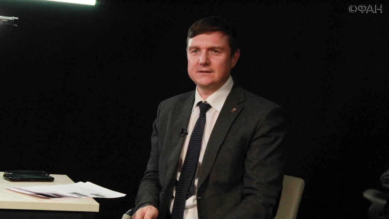 Автоэксперты пояснили как разобраться с таксистами-нелегалами и дрифтом в черте города Автоэксперты пояснили как разобраться с таксистами-нелегалами и дрифтом в черте города Экономика