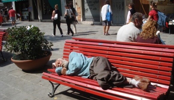 Почему нельзя фотографировать спящих взрослых? 