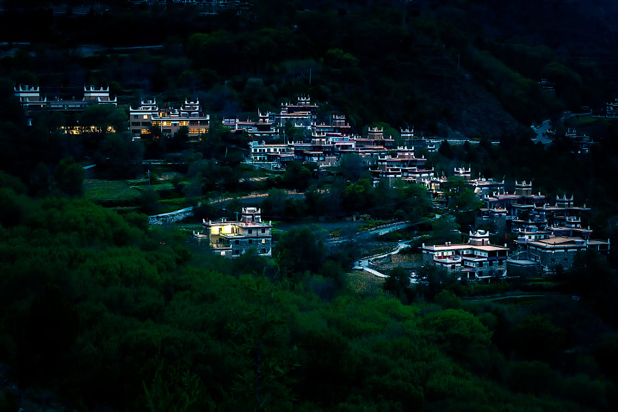 藏乡夜色 by 闲居半山  on 500px.com