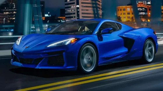 325 км/ч и 6,2-литровый V8: в продаже в России появился крутой полноприводный американский Chevrolet Corvette E-Ray 2025