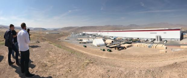 Tesla обвинили в шпионаже: бывший сотрудник заявил о незаконной слежке за работниками Tesla обвинили в шпионаже: бывший сотрудник заявил о незаконной слежке за работниками Tesla