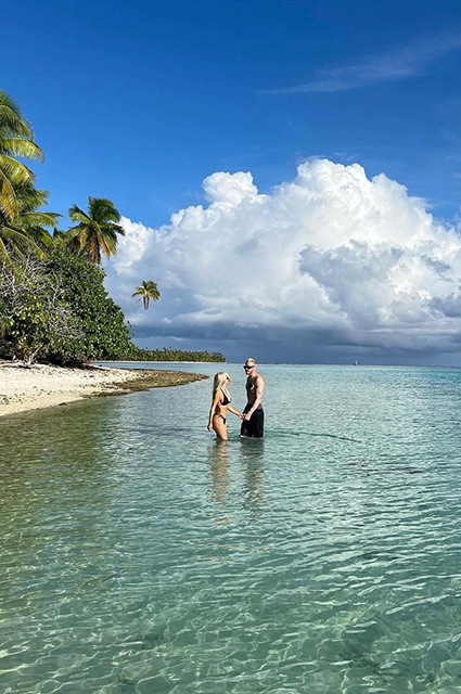 "Пляж для двоих": Ким Кардашьян отдыхает с Питом Дэвидсоном и делится фото Звездные пары