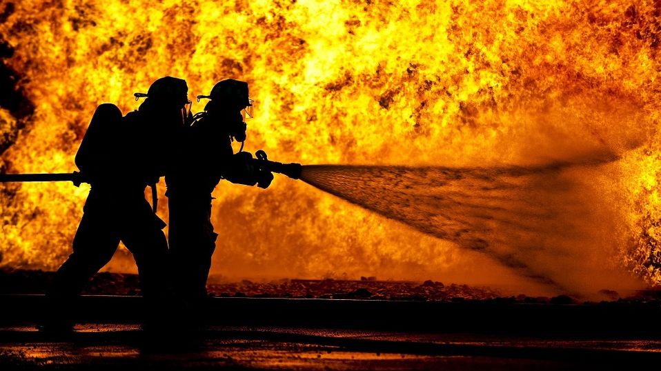 Пожар на нефтеперерабатывающем заводе в Омске потушили