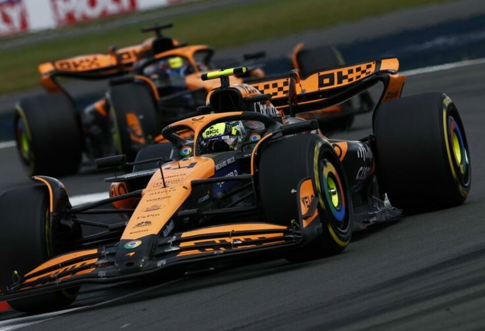 «Нерешительность McLaren стоила Норрису победы». Мнение стратега о гонке в Сильверстоуне