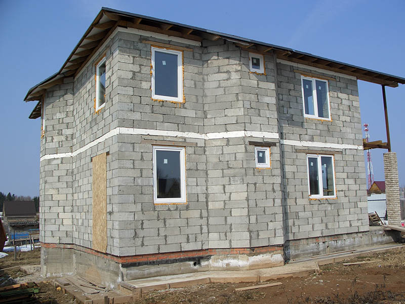 Построенный дом из пеноблоков