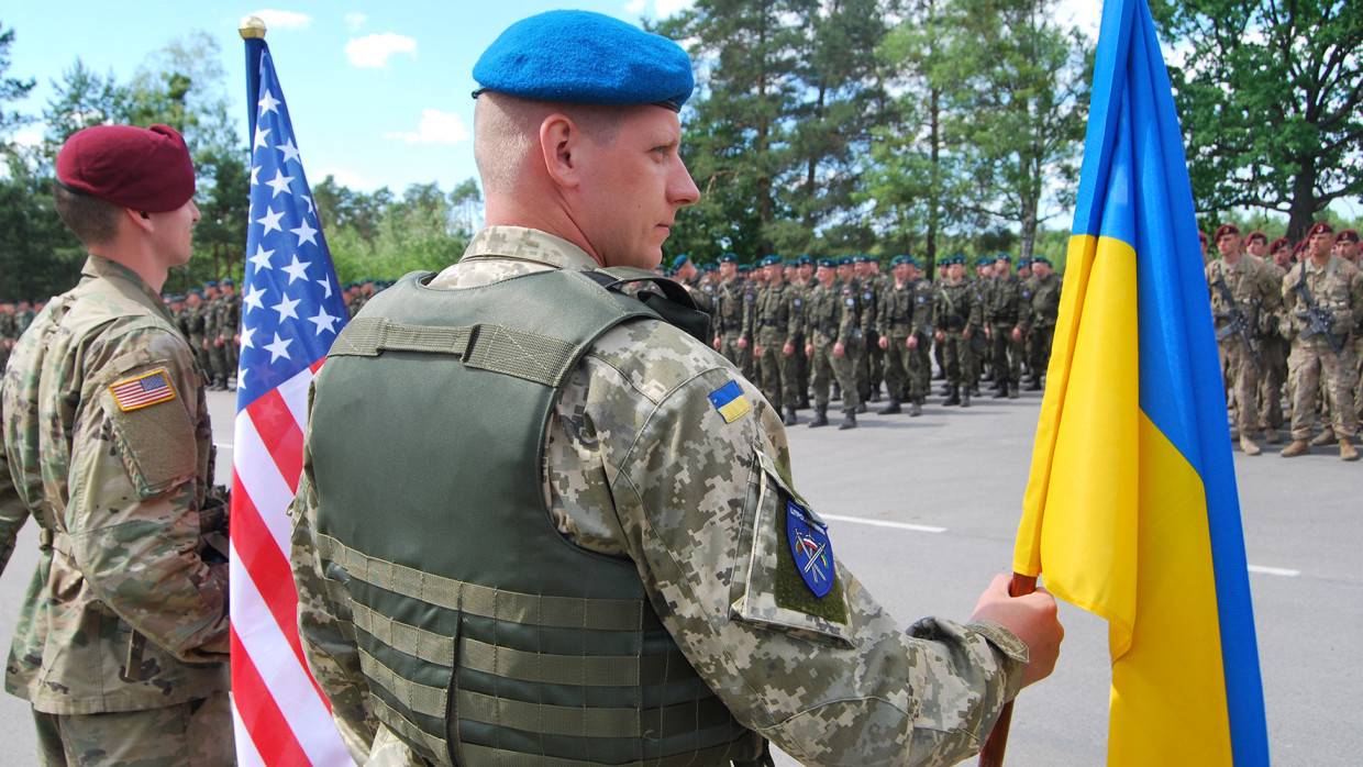 Генерал ВС США Ходжес усомнился в необходимости создания американских баз на Украине Армия