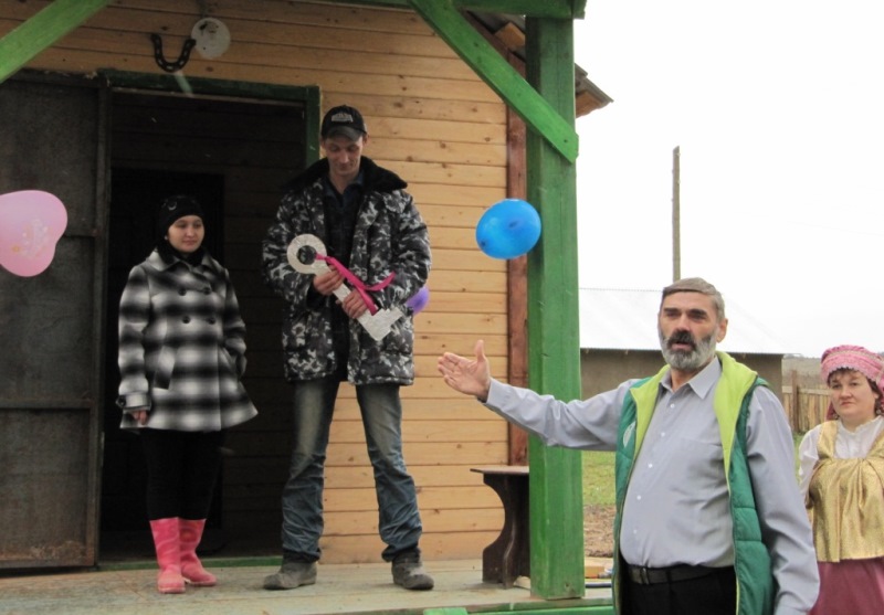 он взял на поруки детей преступников