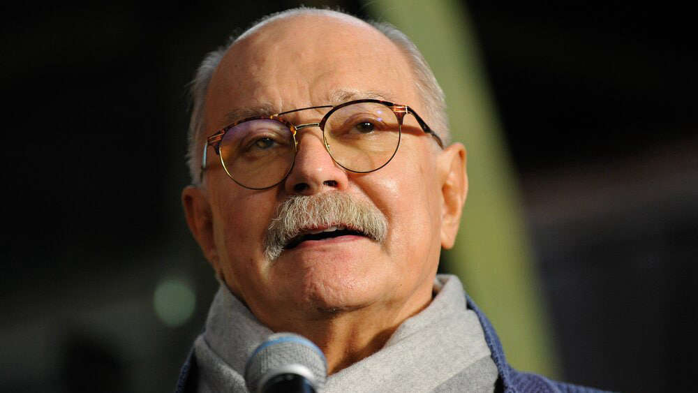 Михалков раскритиковал Макаревича после отъезда музыканта из России