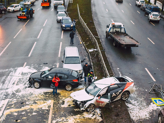 Виновника массовой аварии на Выборгском шоссе 104 раза наказывали за превышение скорости