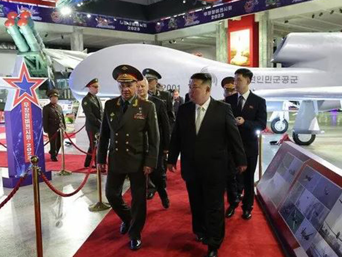 Ким Чен Ын показал Шойгу новейшие беспилотники КНДР на выставке вооружений (ФОТО, ВИДЕО)