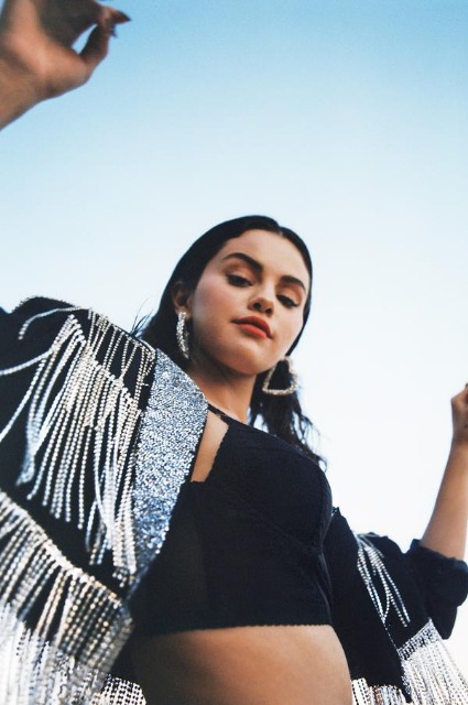 Селена Гомес на страницах Allure: кадры из фотосессии и большое интервью Фотосессии