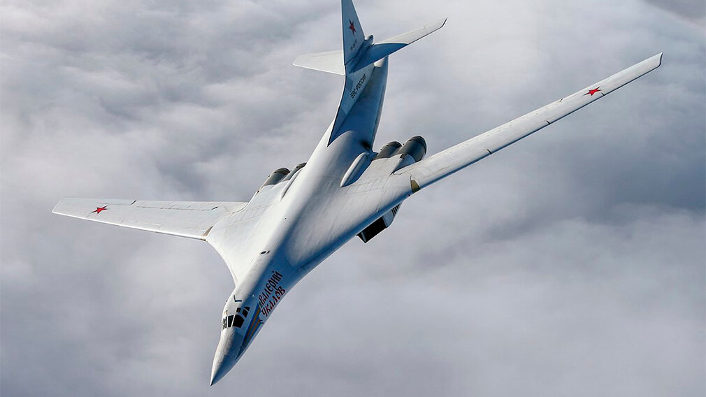 The National Interest сравнил стратегические бомбардировщики B-1B ВВС США и Ту-160 ВКС РФ