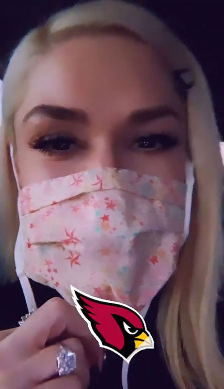 Гвен Стефани показала обручальное кольцо от Блейка Шелтона Гвен Стефани показала обручальное кольцо от Блейка Шелтона Свадьбы,Платья и кольца