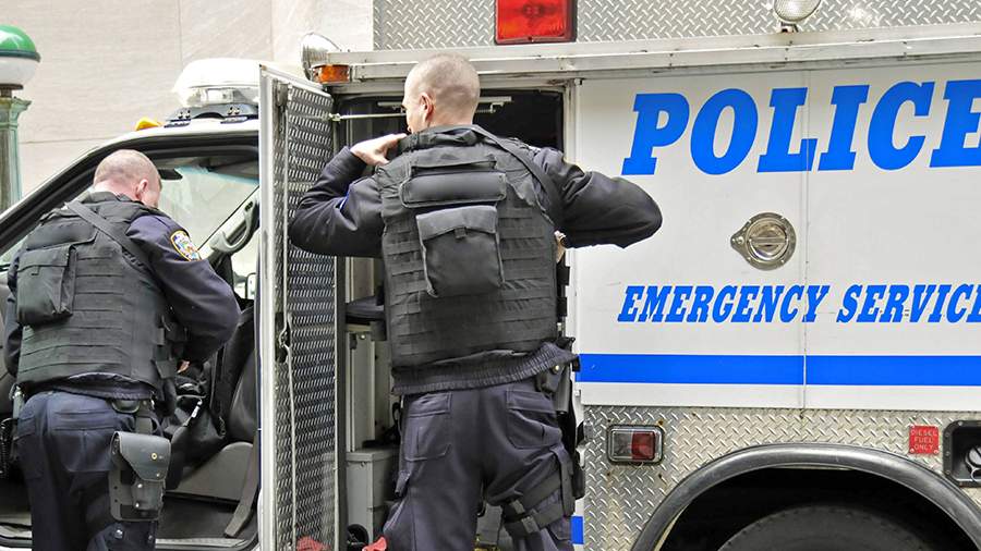 Полиция США застрелила 14-летнего вооруженного ученика у здания школы