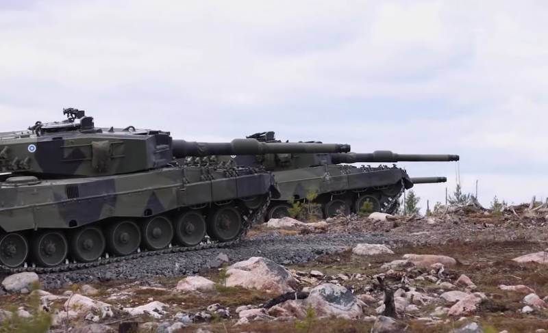 Танки «Леопард» и БМП-2: финны перебрасывают войска на восток